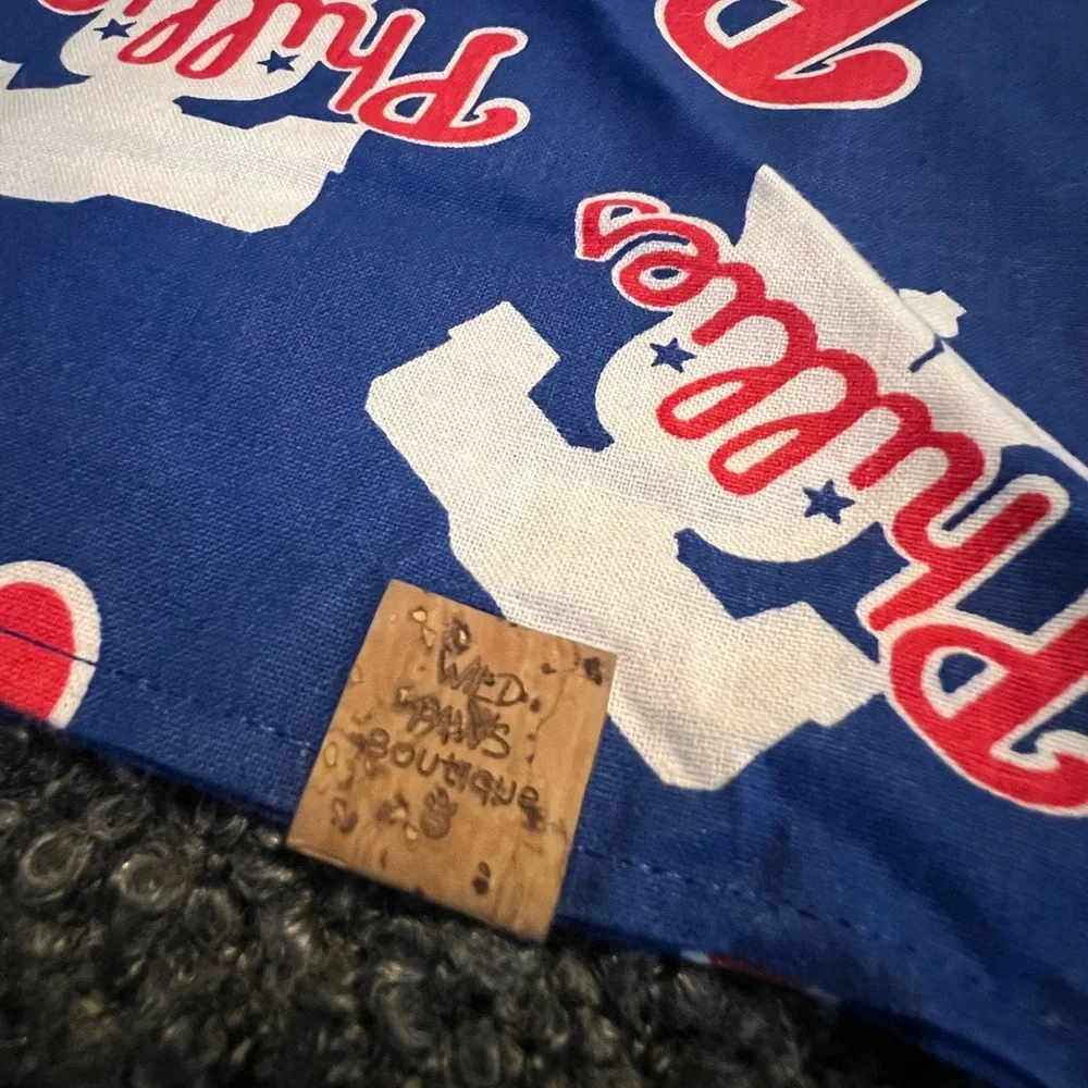 Wild Paws Boutique Phillies pet bandanna - Picture 2 of 5